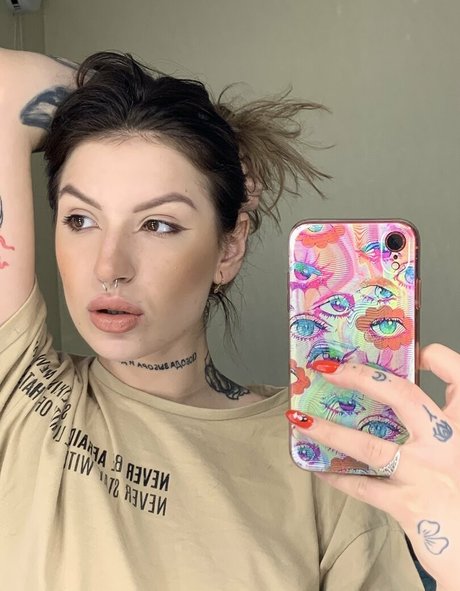 steishaginnes porn model photo