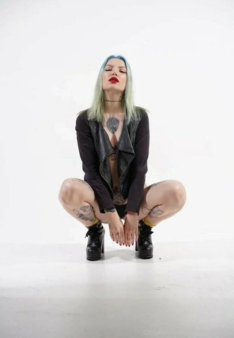 steishaginnes sexy model picture