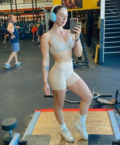 mollygfit pornographic star pics