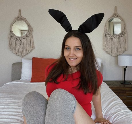 ellesfreepage erotic model pictures