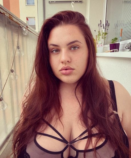 Babu Vale erotic star img