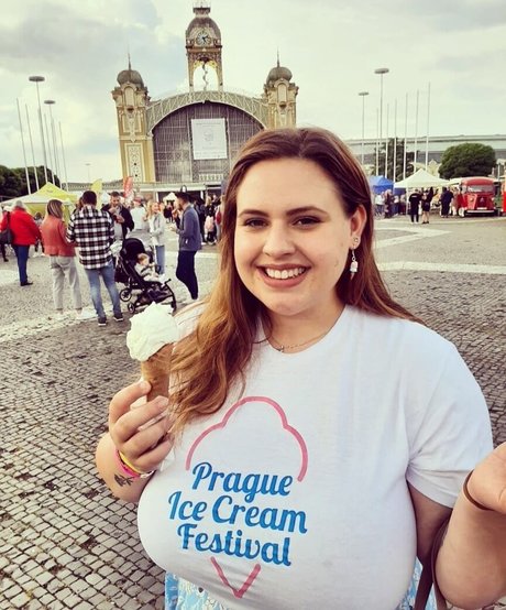 Babu Vale model pretty image