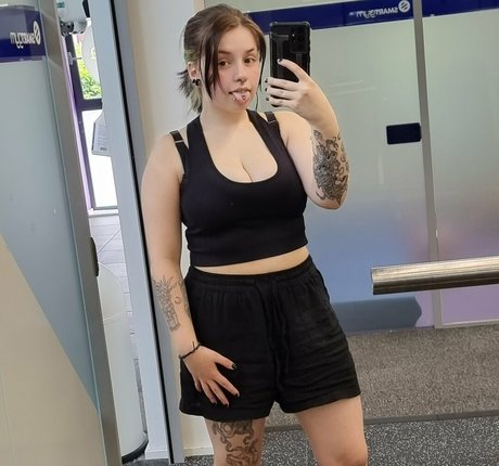 naughty nuka nudes actress picture