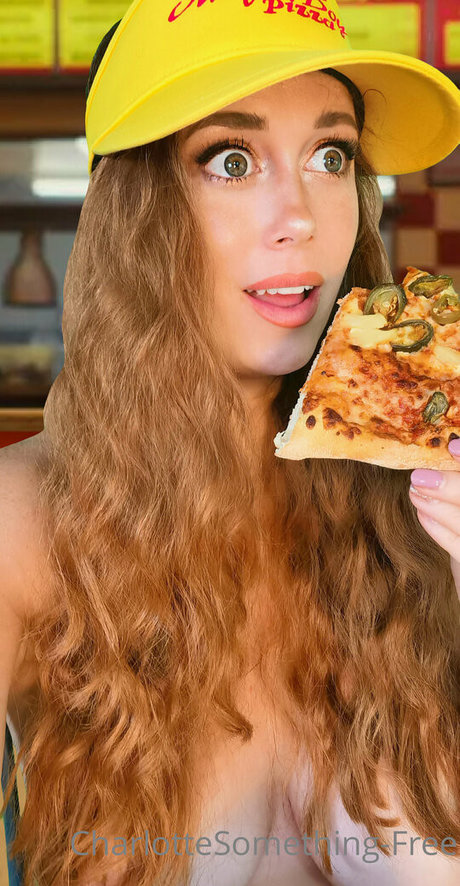 charlottesomethingfree erotic model image