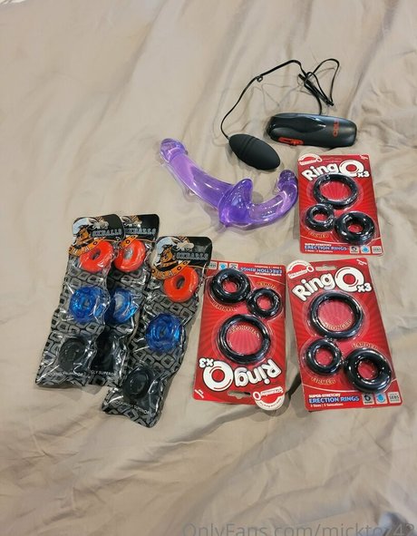 micktoz42 model art galleries