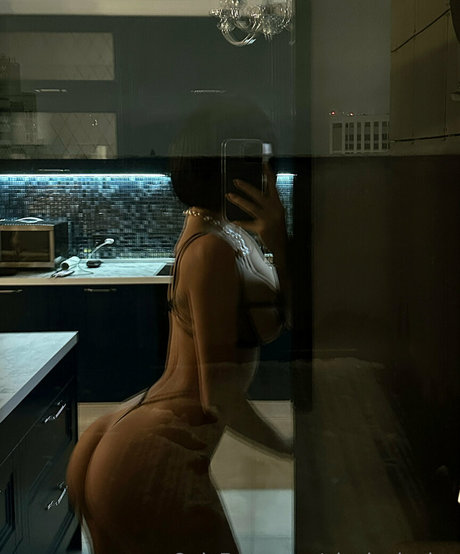 olyalyalyalya star hot image