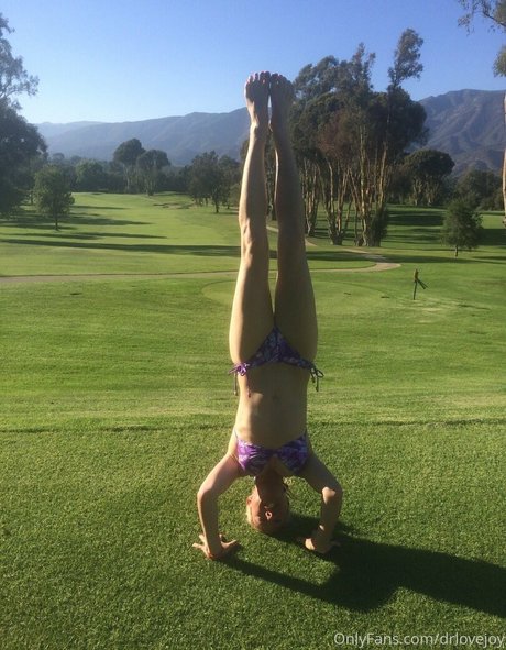 drlovejoy model naked image