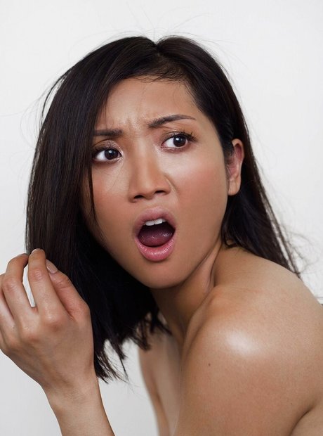 Brenda Song sexy star pic