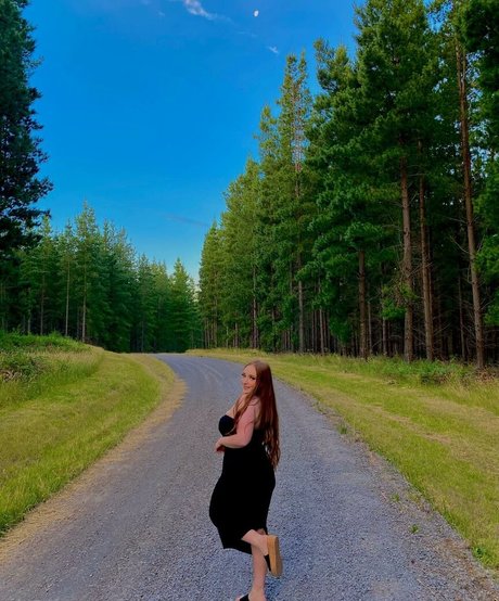 Dannielle Ashurst pornstar sex gallery