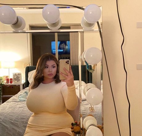 asian top onlyfans nice pictures