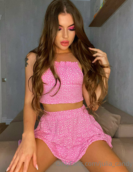 julia candy Profile pic