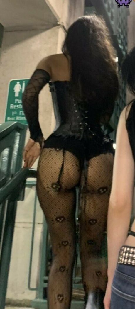 totallylizey pretty pornstar photos