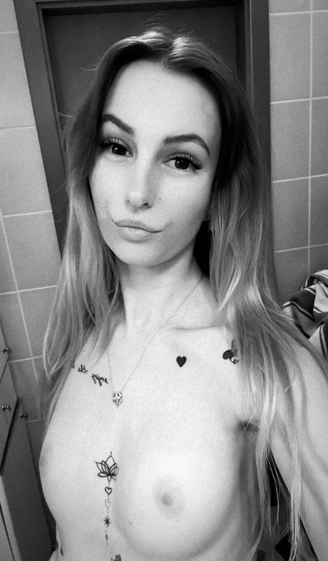 Sweet kejty model high quality photos