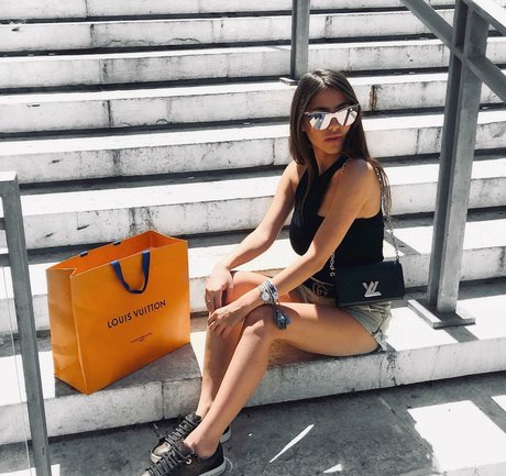 Meshi Malka pornstar nude archive