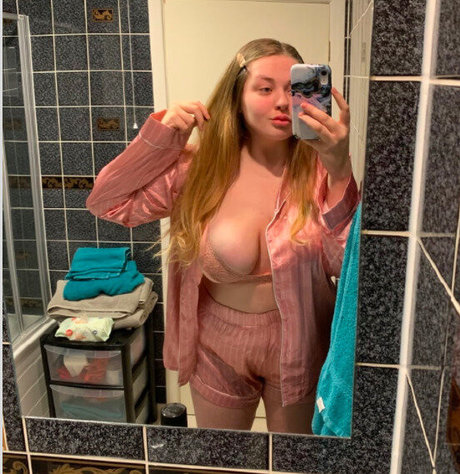 gerianneheath_ star naked picture