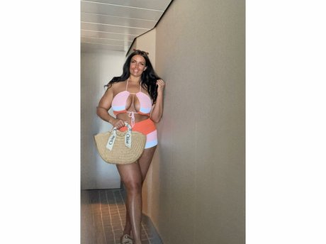 Katrina Louise Paul model sexy pics