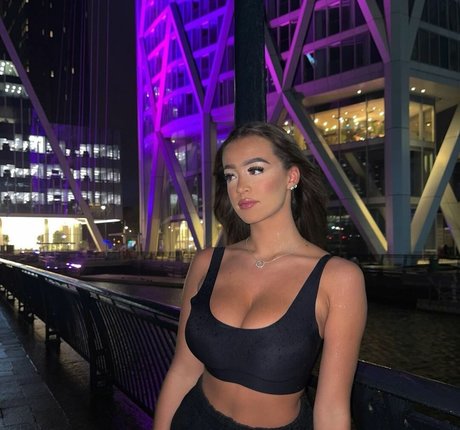 Camille Kathleen Bennetton pretty actress picture