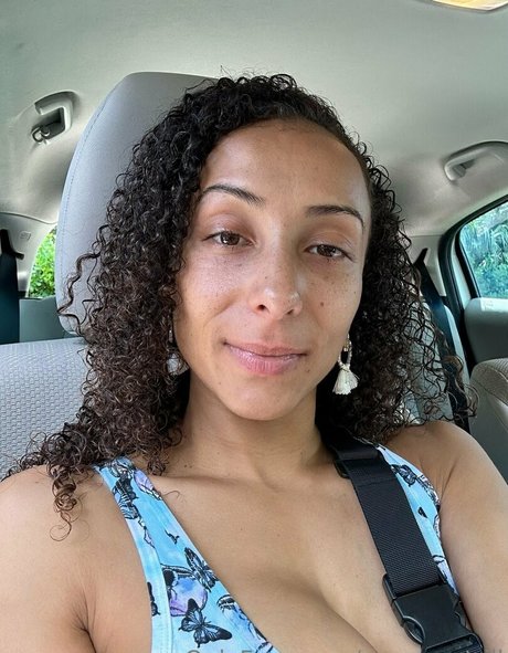 QueenSoTrill sexy actress photos