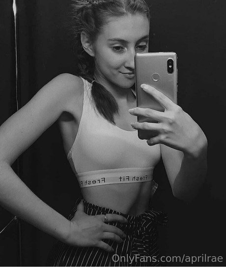 aprilrae model pornographic images