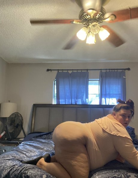 Damnnndezzyyy model hot photo