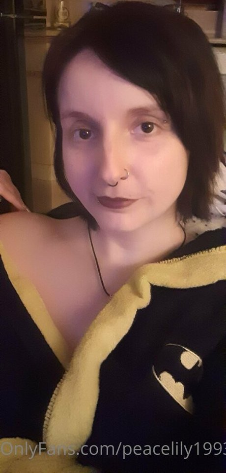 peacelily1993 model nudes pic