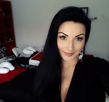 Rita Kyslinger beautiful star image