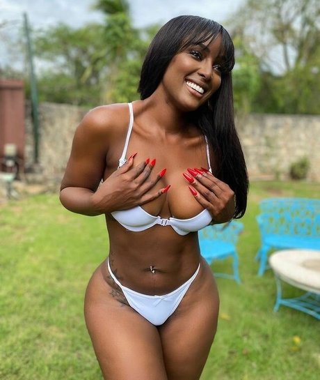 Amara La Negra star perfect gallery