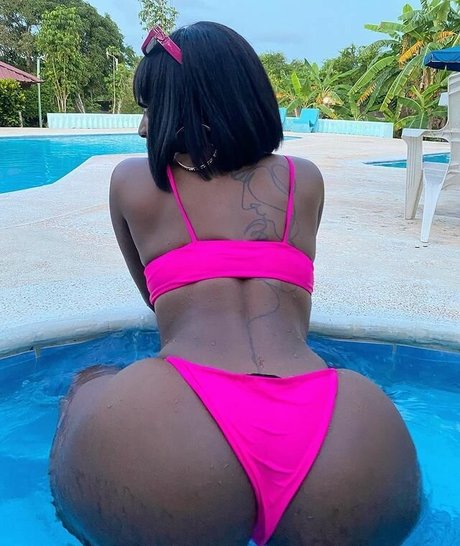 Amara La Negra model exclusive galleries