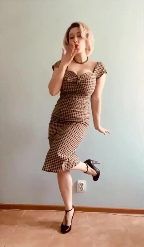 Kitty Orlova naked pornstar pics