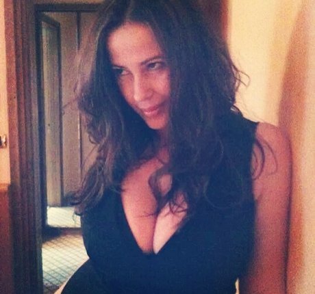 Serena Roberti pornstar photos