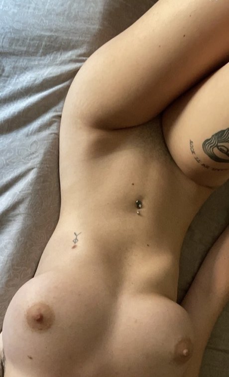 mole tilda model art galleries