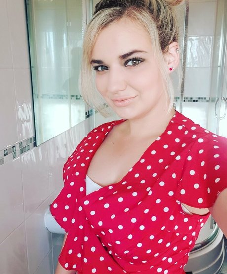 gassygirldolly pornstar exclusive pics