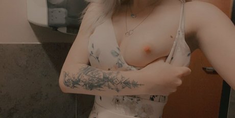 gothteenbri star nudes archive