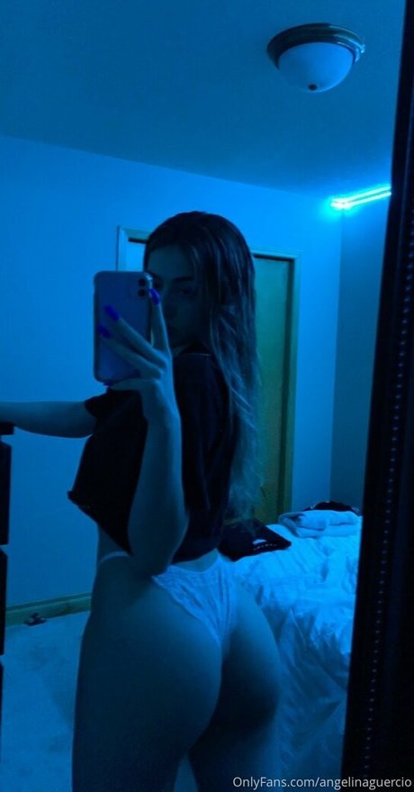 angelinaguercio naked star pic