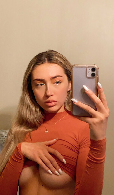 angelinaguercio model erotic photo