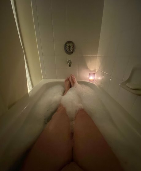 anaavii2 nude model img