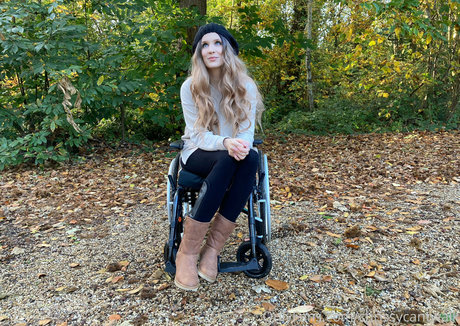 chrissycantwalk porn star img