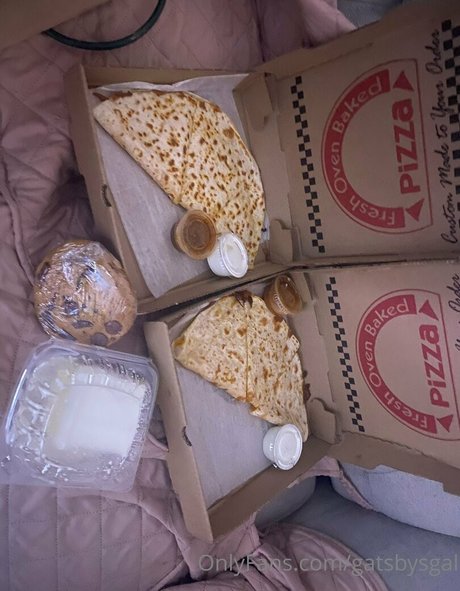 gatsbysgal model image