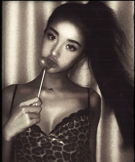 nopearii hot actress img