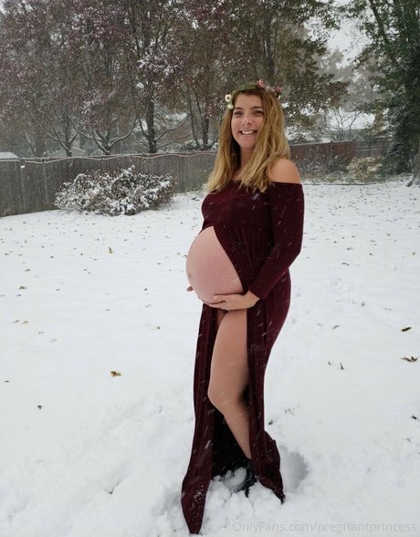 pregnantprincess sexy star photo