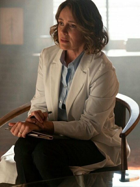 Keeley Hawes star hd img