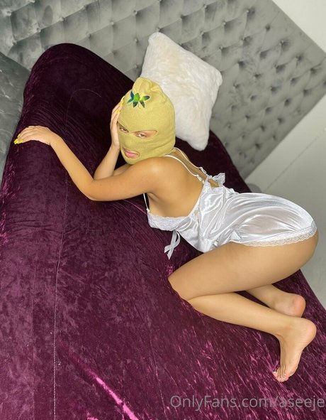 aseeje model erotic pics