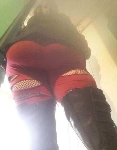 leahloolabelle hot model picture