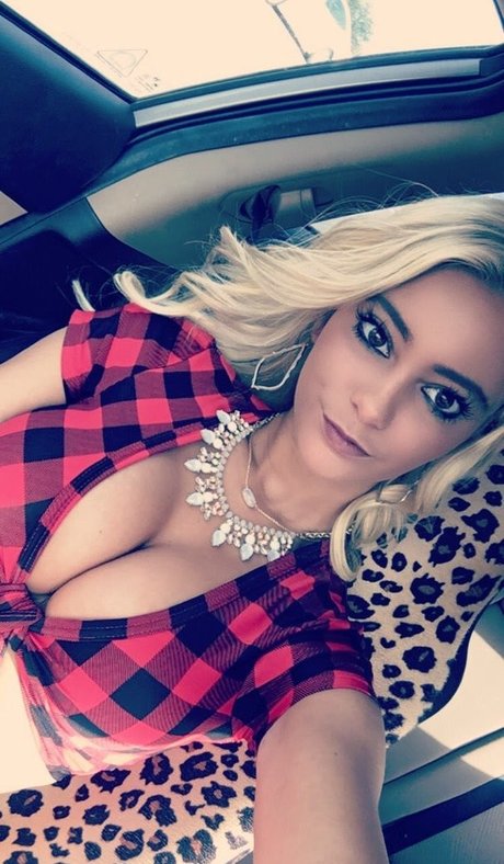 Avery T adult actress pics