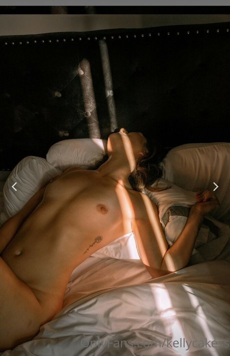 Kelly Dyer model nice picture