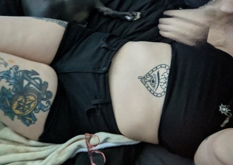 basilbabyy adult model picture