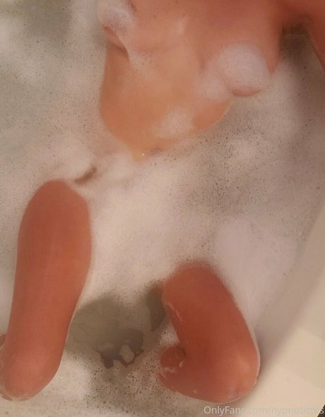 hypnotictits model exclusive gallery