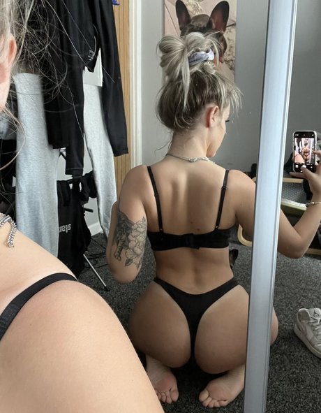 Izzymiddleton pornstar pretty images