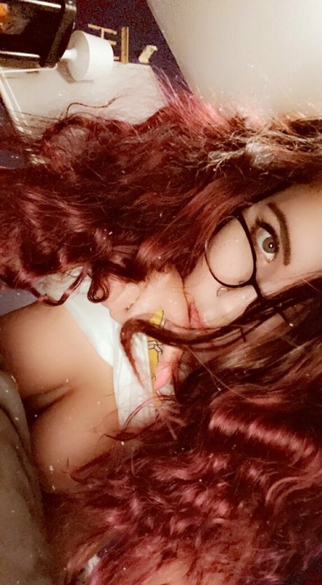 coralinebb nudes model galleries