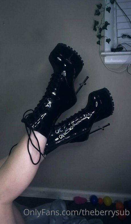 theberrysub star erotic image